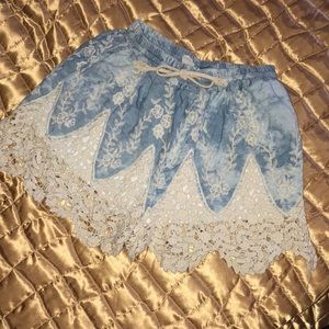 Lace washed Denim Shorts